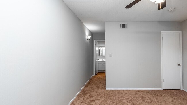 Building Photo - Ashwood Apartment Homes