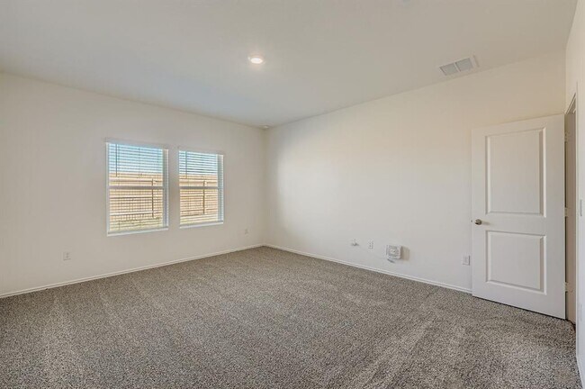 Building Photo - 12112 Douglas Fir Cir