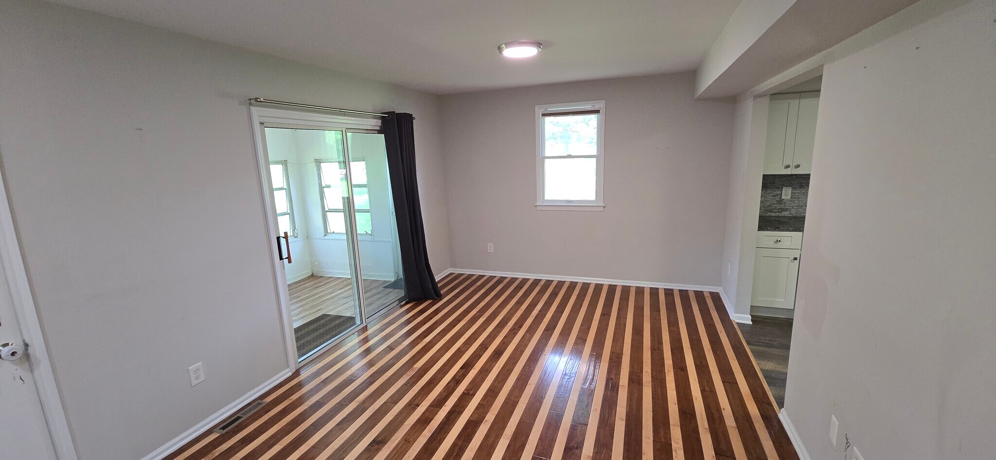 Building Photo - 70 Colonial Dr