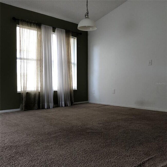 Building Photo - 2673 Chatham Cir