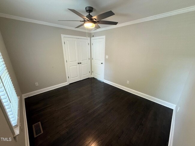 Building Photo - 215 Walnut St