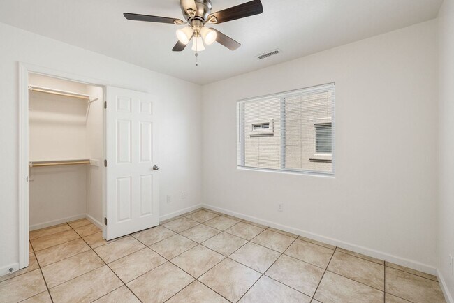 Building Photo - 4441 N Miner Rd