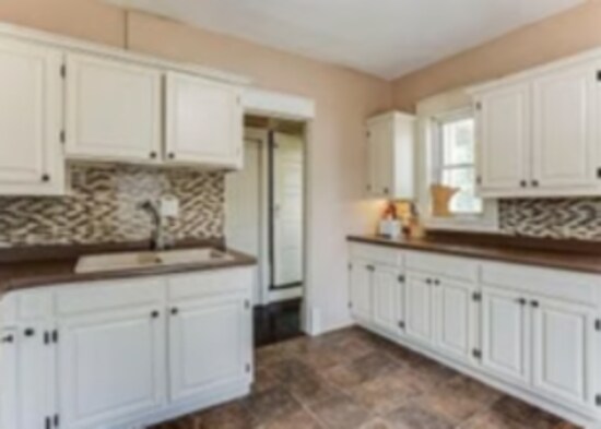 Building Photo - 896 Westminster St