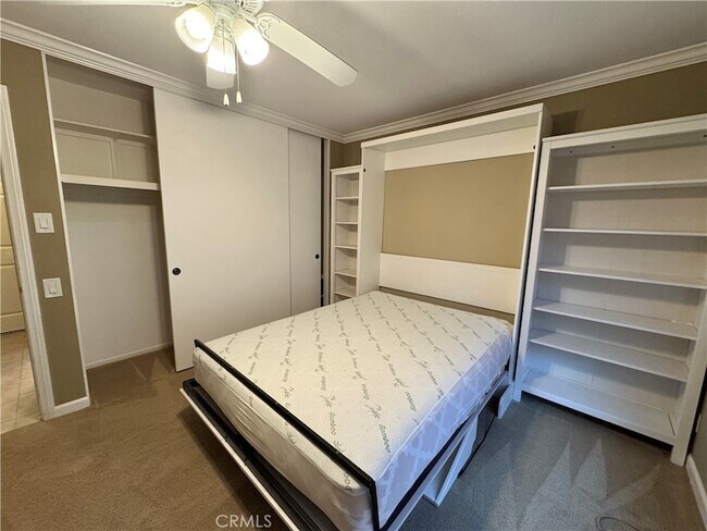 Building Photo - 6951 Lawn Haven Dr