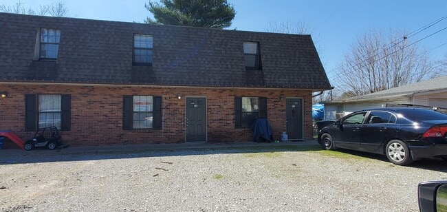 Building Photo - 112 Victor Reiter Pky