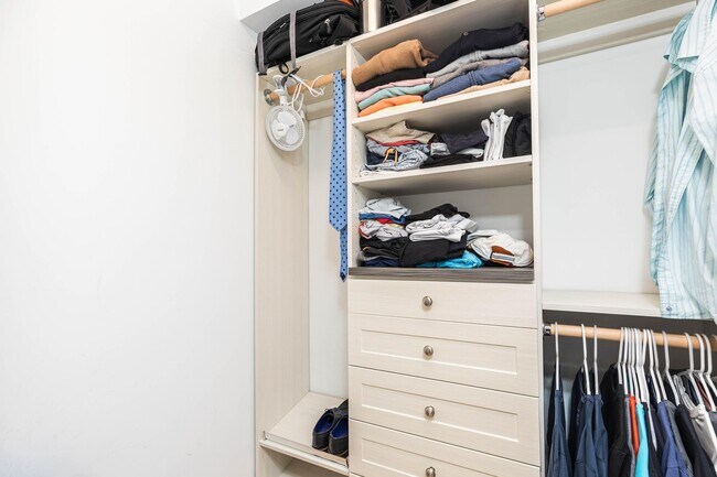 Building Photo - 1 Franklin St