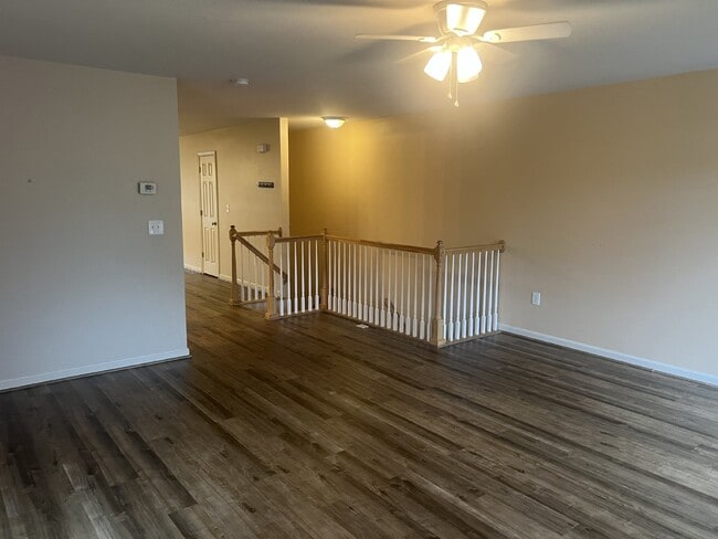 Building Photo - Spacious End-Unit Townhouse with 3 Beds, 3...