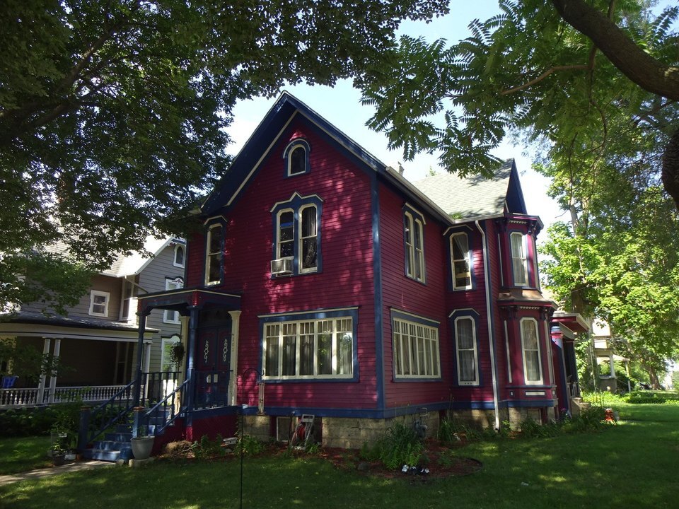 Building Photo - 303 S 3rd St