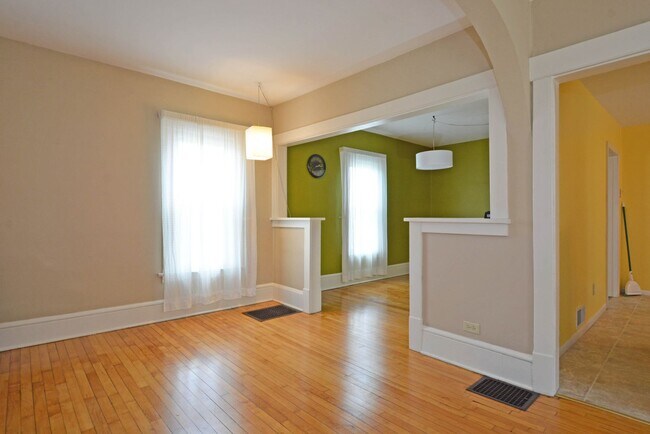 Building Photo - 3BD Home with Deck, Fenced Yard & Garage—S...