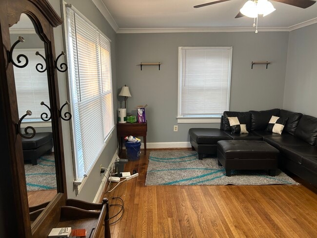 Building Photo - 1015 Noblin Ave