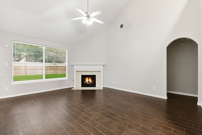 Building Photo - 25542 Saddlebrook Village Dr
