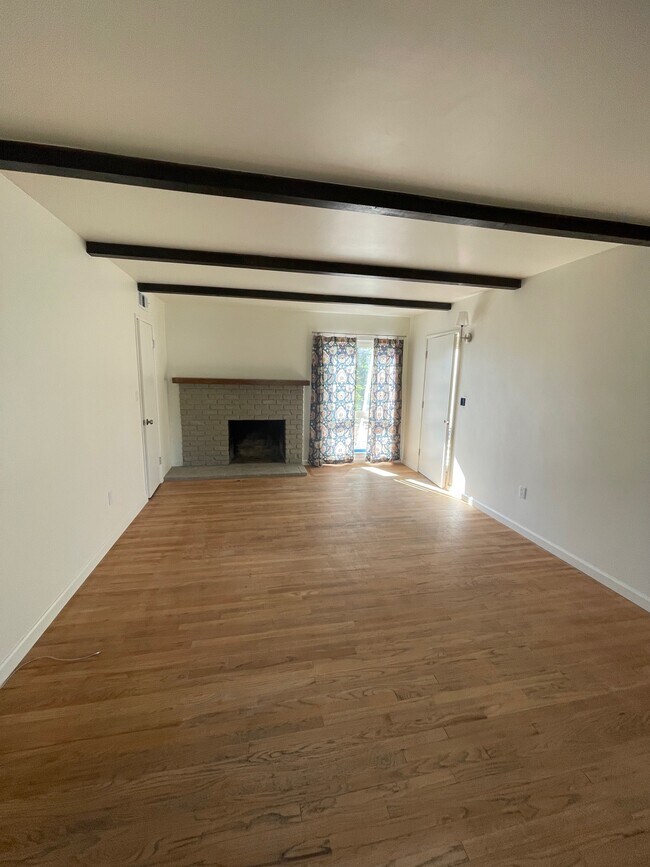 Building Photo - 576 Blaisdell Dr