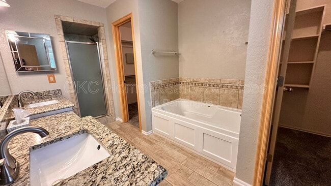 Building Photo - 17316 Valley Crst