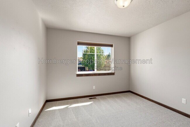 Building Photo - 17415 E Shamrock Ct