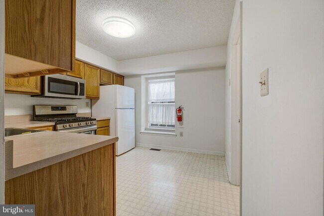 Building Photo - 117 N Barrow Pl