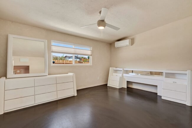 Building Photo - ~Designer Desert Retreat~