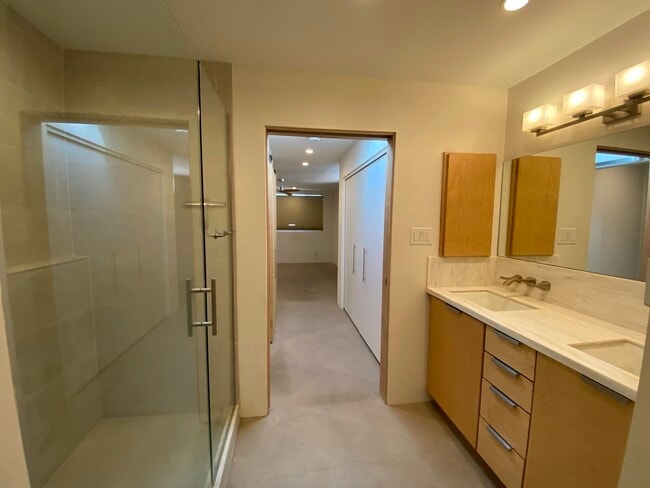 Building Photo - 4614 Idlewilde Ln SE