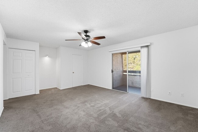 Building Photo - Beautiful 3-Bedroom Townhome in Northern Manor West