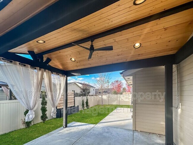 Building Photo - 4661 N Alester Ave