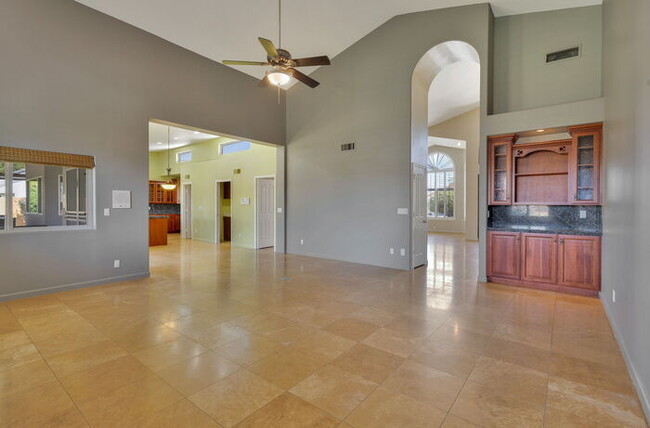 Building Photo - 1307 E Treasure Cove Dr