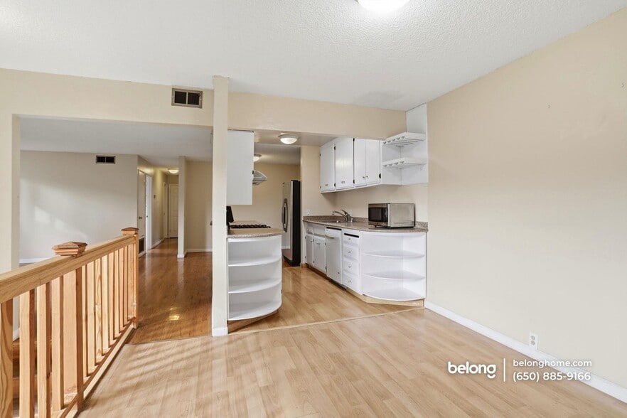 Building Photo - 1855 Forest Ct