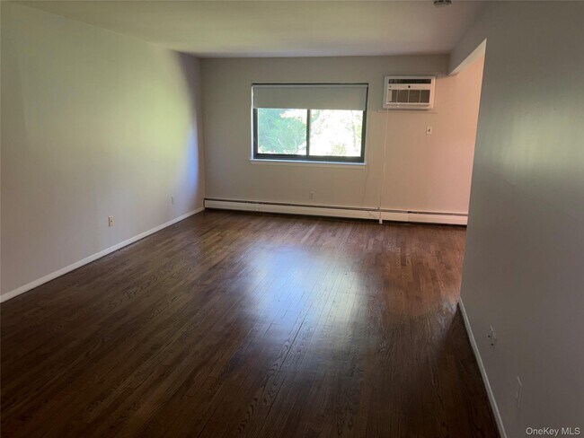 Building Photo - 17 Brevoort Dr