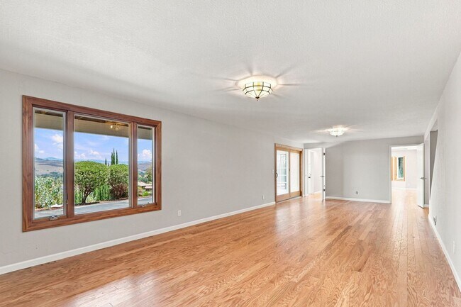 Building Photo - Million Dollar Views! Available Now!