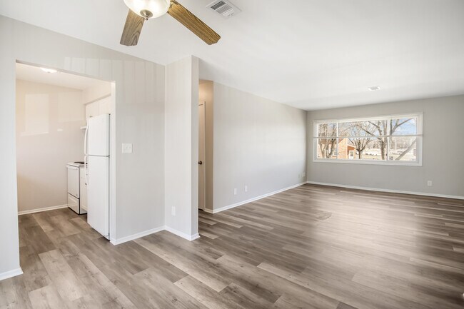 Building Photo - 1344 Camden Way