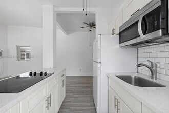 Building Photo - 8135 Crespi Blvd