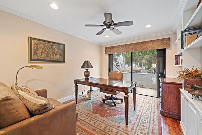 Building Photo - 3881 Back Bay Dr