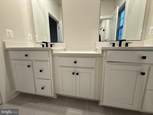 Building Photo - 1770 Ml Br Dr