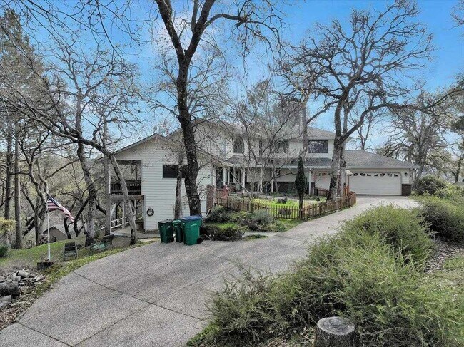 Building Photo - Large 4-bedroom Remodeled home in Lake Wildwood, Penn Valley, CA 95946