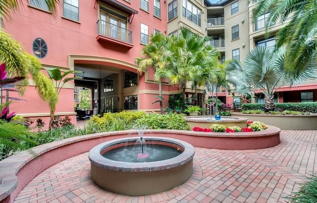 Building Photo - 1x1 Open, bright and spacious! 647 square ...
