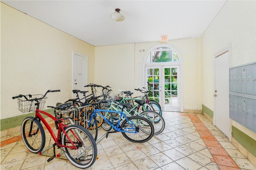 Biscycle Room - 900 16th St