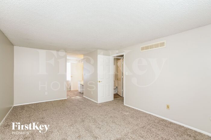 Building Photo - 2722 Pawnee Dr