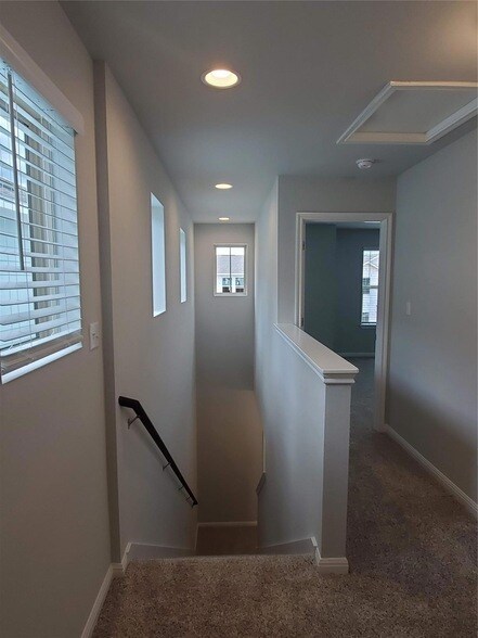 Building Photo - 1717 Fountain Bridge Dr