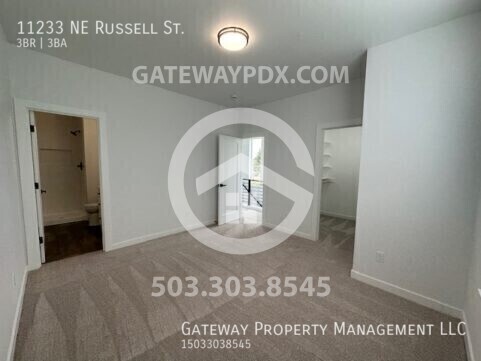 Building Photo - 11233 NE Russell St