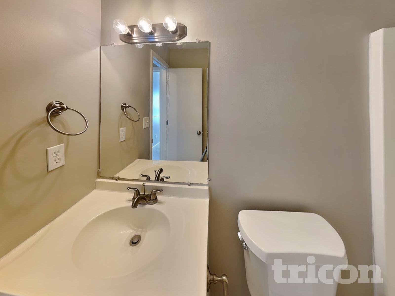 Building Photo - 2020 Chapel Creek Rd