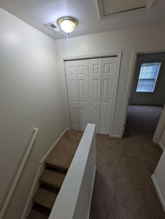 Building Photo - 2BD/2.5BA Unit at Water Oaks in Hickory