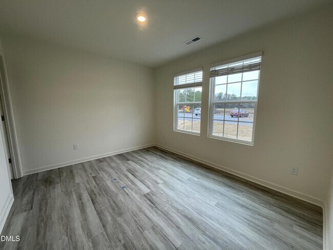 Building Photo - 49 Suhani Ln