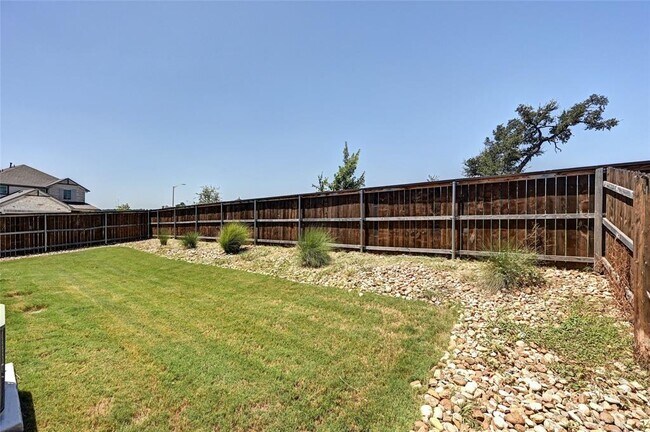 Building Photo - 2133 Alamar walk