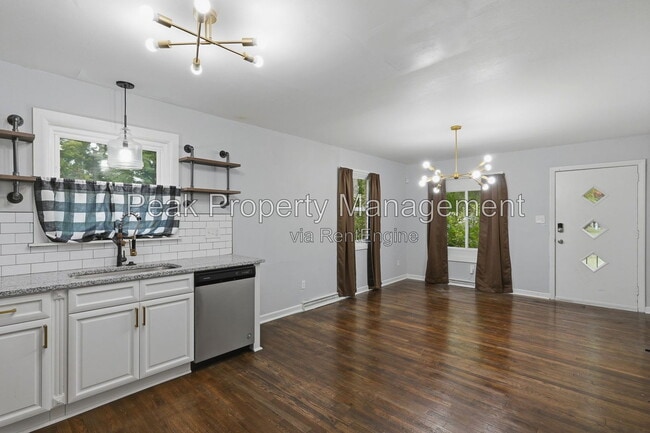 Building Photo - 2105 Fort Rice St