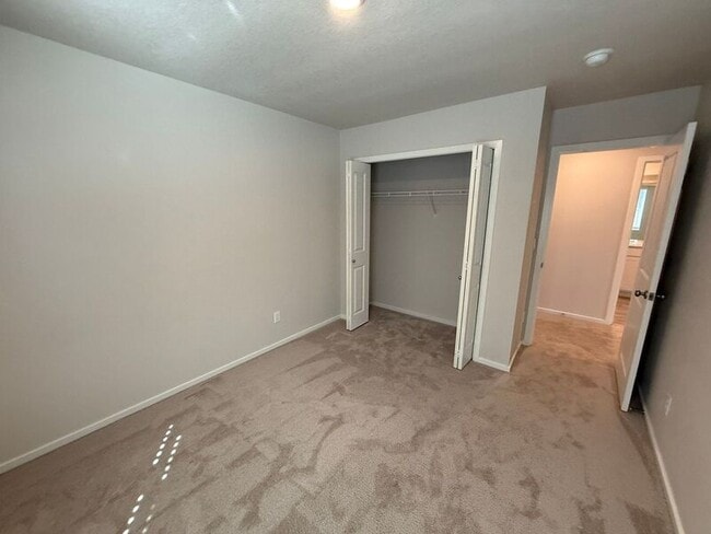 Building Photo - 4820 Gray Ct NE