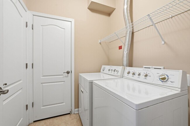 Building Photo - Welcome to your new home at The Villas at Eastgate!