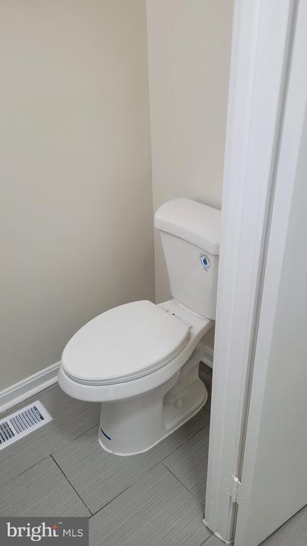 Building Photo - 2055 Pilgrim Dr