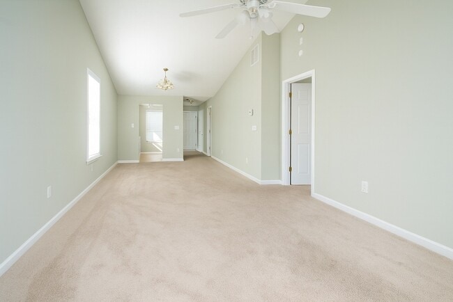 Building Photo - 1712 Summerwoods Ln