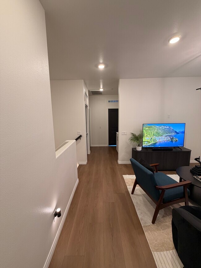 Building Photo - 36351 Elizabeth Ln