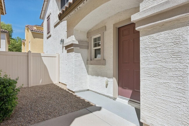 Building Photo - 1319 S Sabino Dr