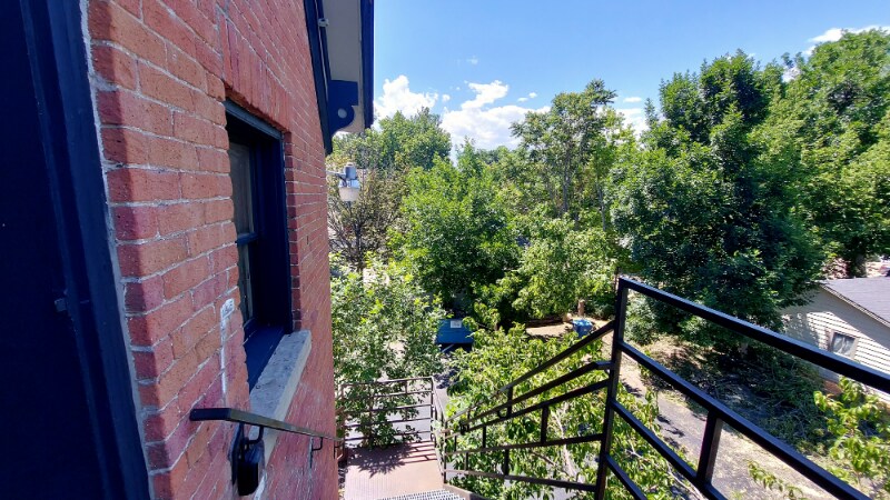Building Photo - 334 E Mulberry St