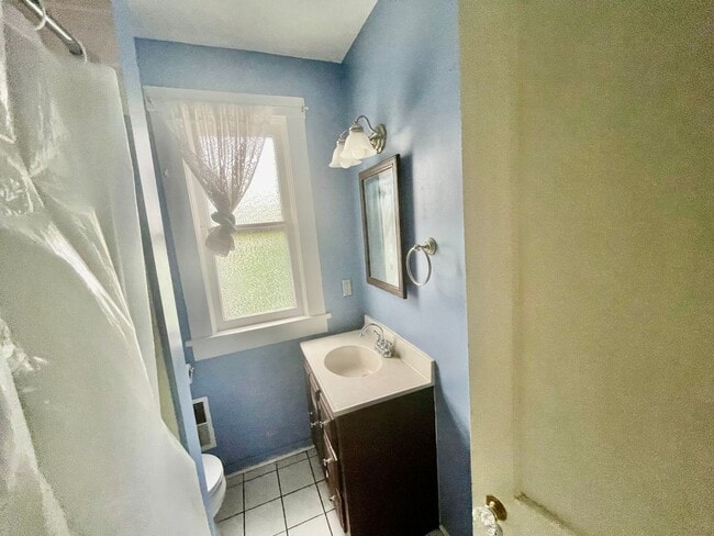 Building Photo - 4 Bed 1-2 Bath- Frick Pittsburgh PA